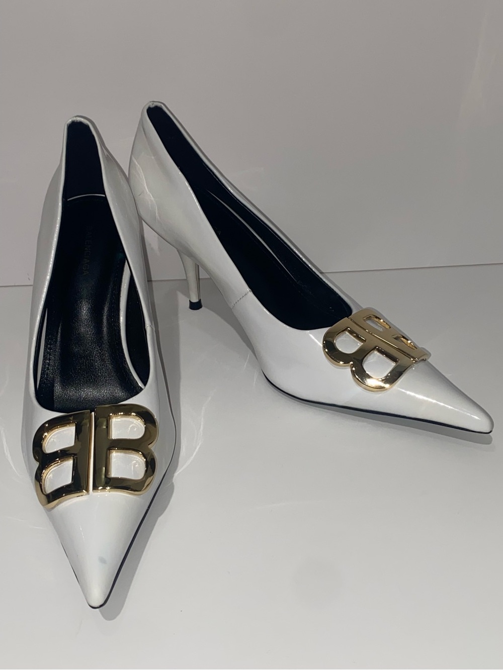 BALENCIAGA BB Knife White Patent Leather Pointed Toe Pumps – Size 38 US 8